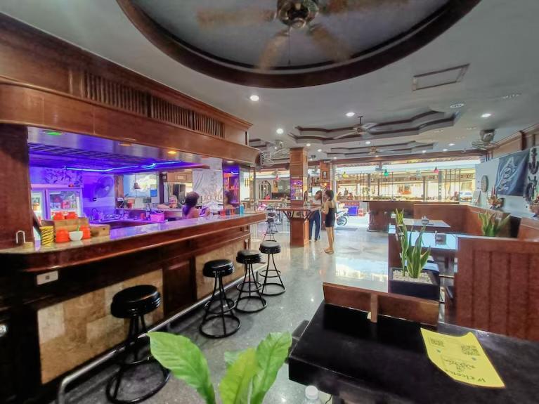 Hack Patong Beach Hotel Exterior foto