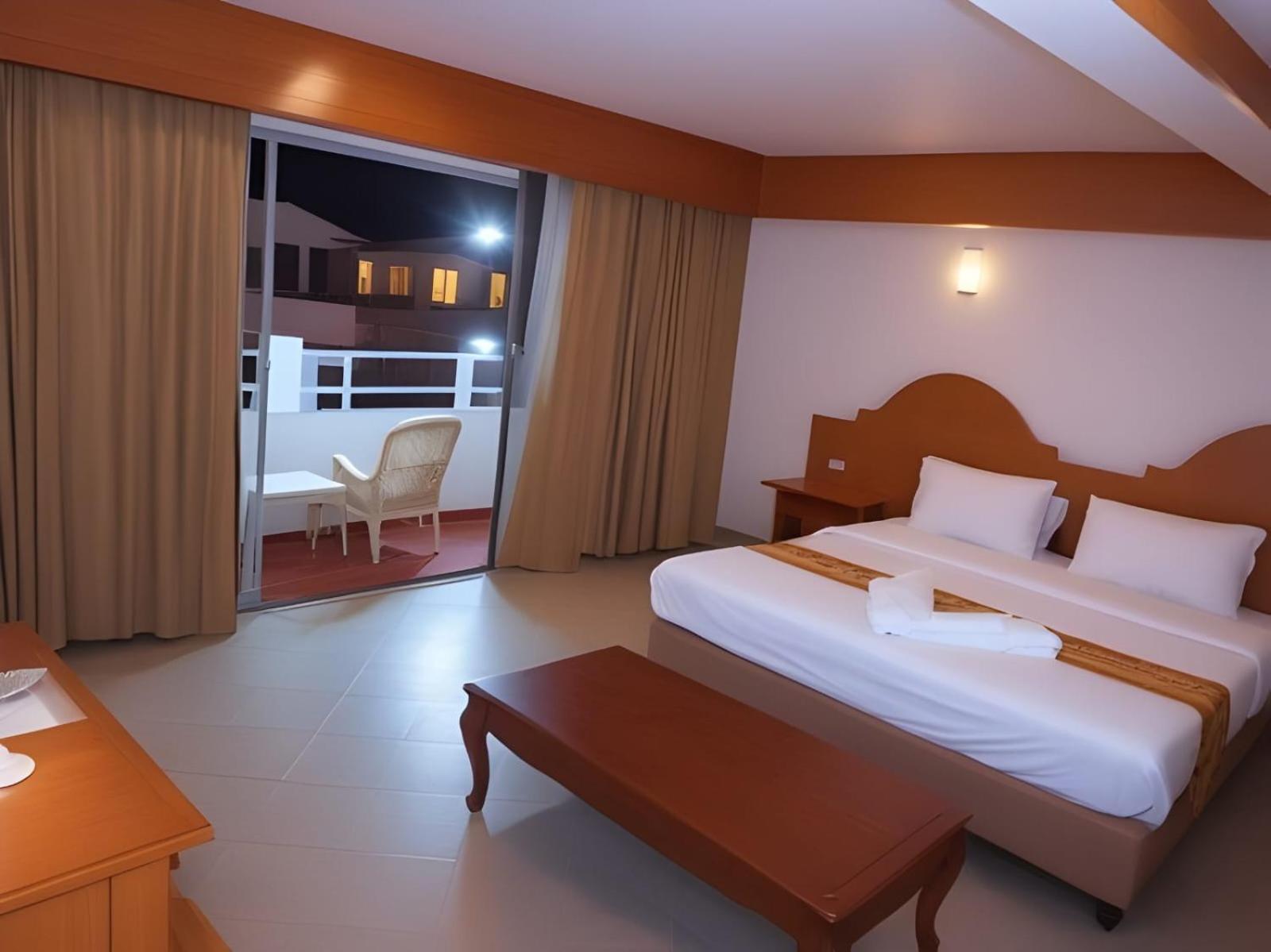 Hack Patong Beach Hotel Exterior foto