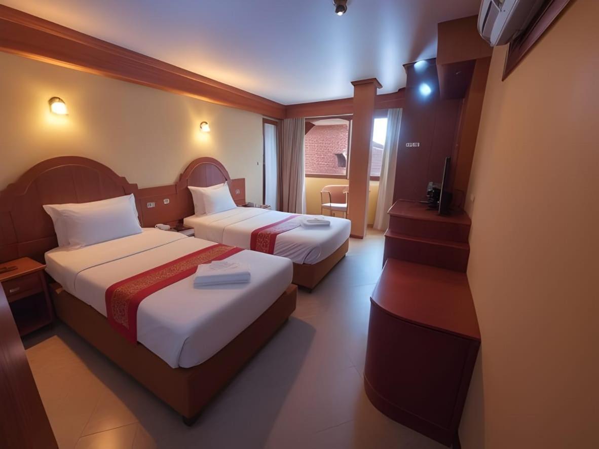 Hack Patong Beach Hotel Habitación foto